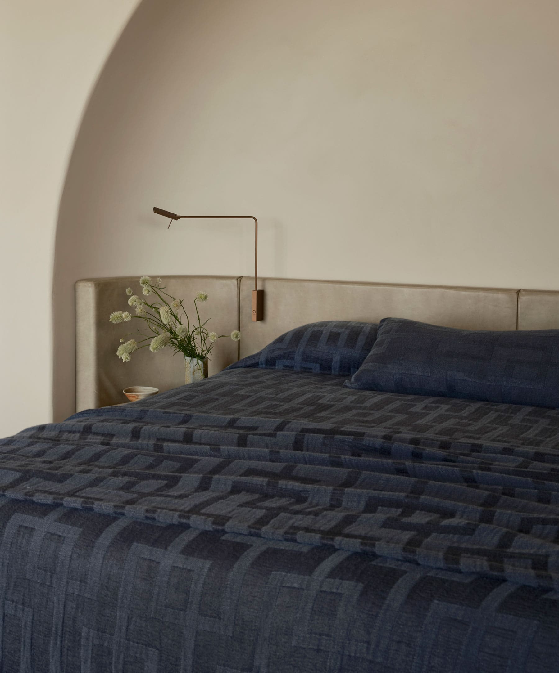 Navy Linen Lumbar Decorative Cushion Cover - Image 3